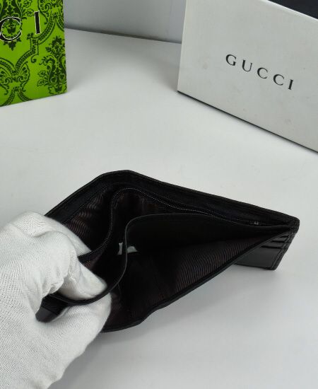 {Gucci}$ Bifold Wallet 🇮🇹